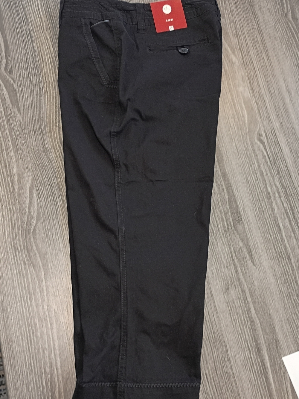 NWT CB Ladies Capris Size 10 Black- 98% Cotton/Stitching Detail